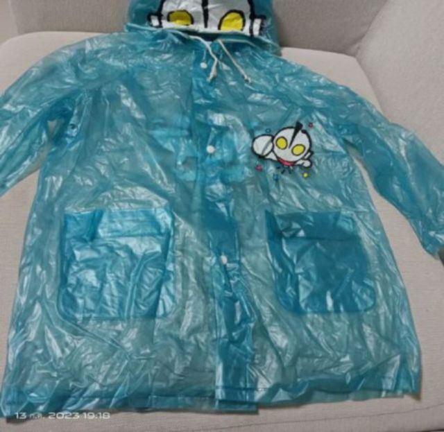 ชุดเสื้อกันฝนเด็ก สีฟ้าใส ลายสกรีนอุลตร้าแมน อายุ 6 - 8 ขวบ เบอร์ 8 มือสองสภาพดี ขายถูกๆค่ะ รูปที่ 9