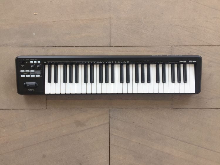 คีย์บอร์ดมาตรฐาน Roland A-49 MIDI Keyboard Controller