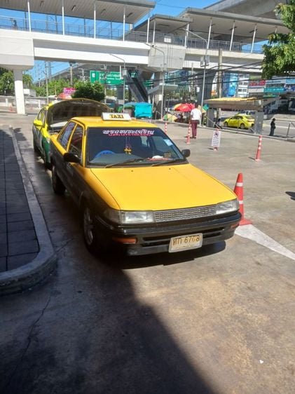 รถ Toyota Corolla 1.5 GXi สี เหลือง