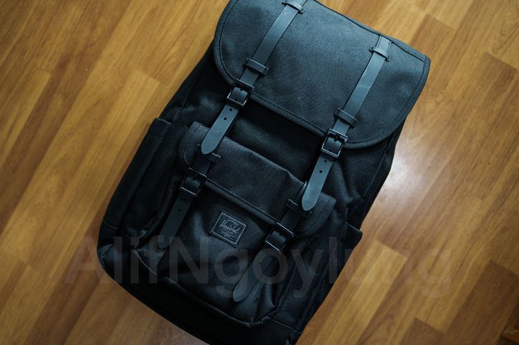 กระเป๋า Herschel รุ่น Herschel Little America Backpack สีดำ เหมือนใหม่