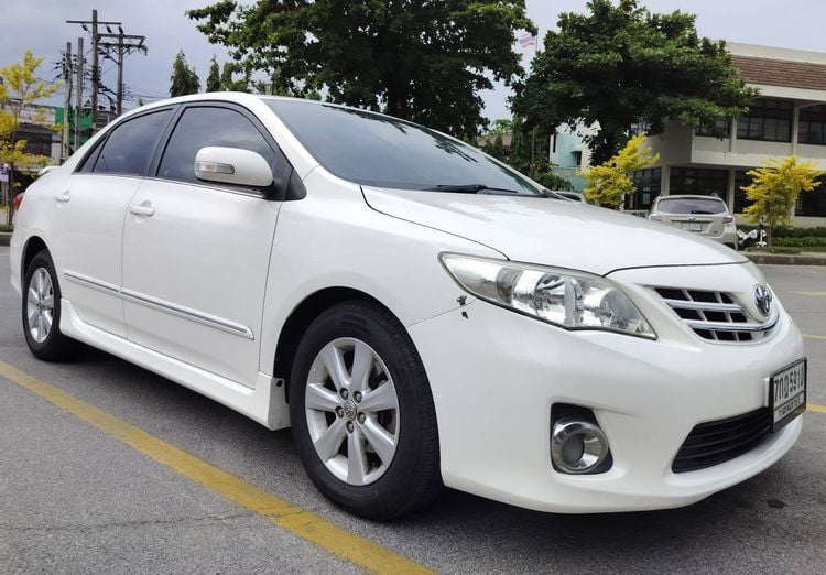 รถ Toyota Altis 1.6 E CNG สี ขาว