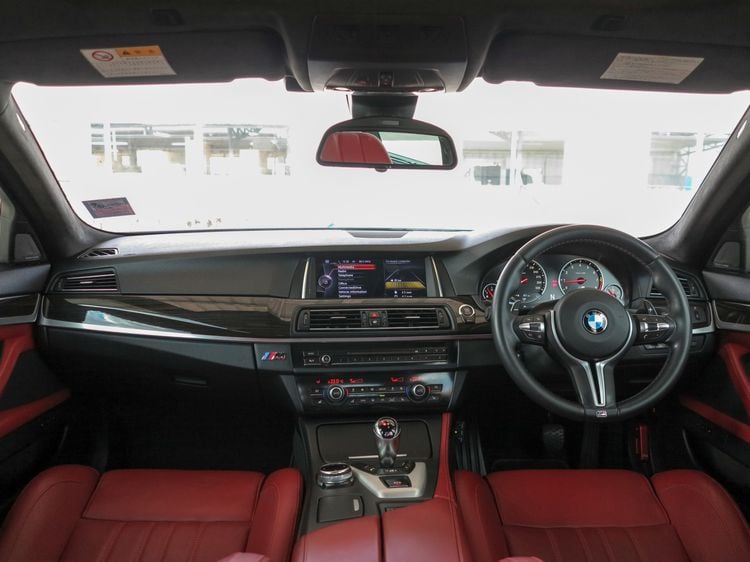 BMW M5 2013 4.4 Sedan เบนซิน ไม่ติดแก๊ส เกียร์อัตโนมัติ ดำ รูปที่ 2