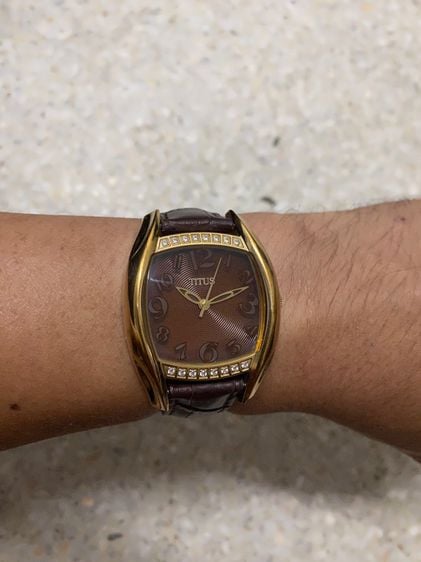 นาฬิกายี่ห้อ TITUS  ควอทซ์ แท้มือสอง ทองสวย สายหนังเปลี่ยนใหม่ 900฿ รูปที่ 10