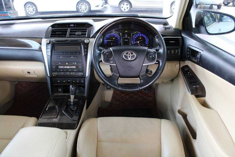 Toyota Camry 2015 2.5 HV Sedan เบนซิน ไม่ติดแก๊ส เกียร์อัตโนมัติ ขาว รูปที่ 4