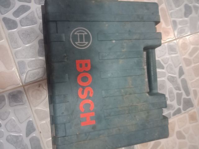 เครื่องมือก่อสร้าง สว่านกระแทกยี่ห้อ Bosch ซื้อมาในราคา 9,500 บาท แต่ขอขายที่ 4,500 บาทนะครับ