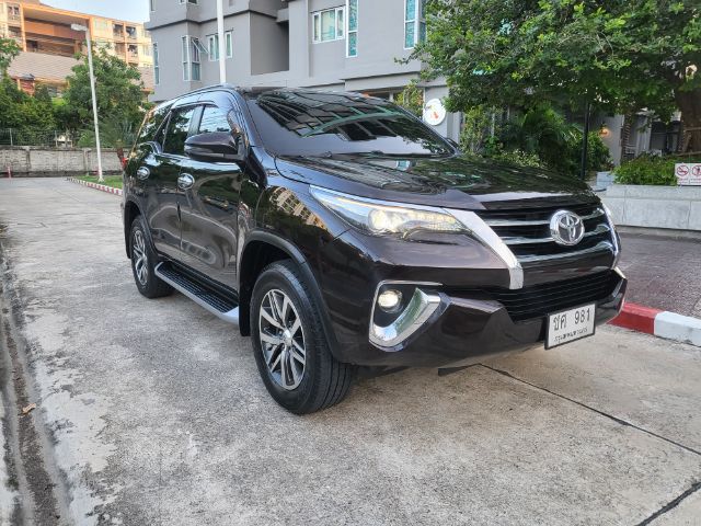 Toyota Fortuner 2018 2.8 V Utility-car ดีเซล ไม่ติดแก๊ส เกียร์อัตโนมัติ น้ำตาล รูปที่ 3