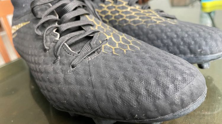 รองเท้าฟุตบอล Nike รูปที่ 4