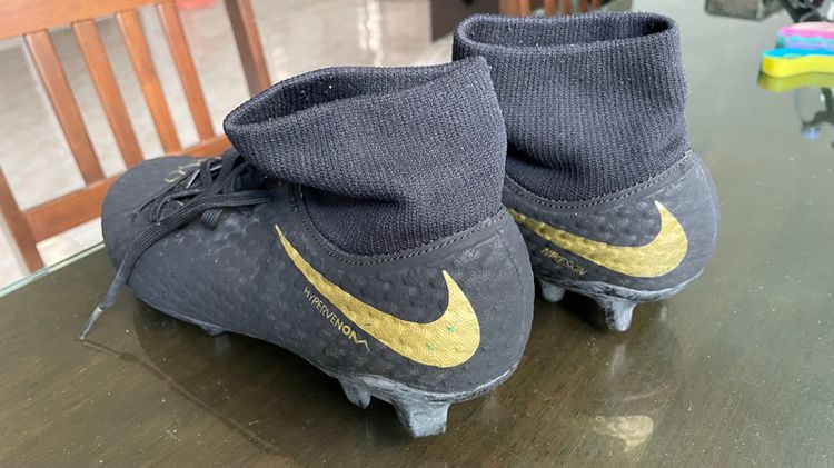 รองเท้าฟุตบอล Nike รูปที่ 2