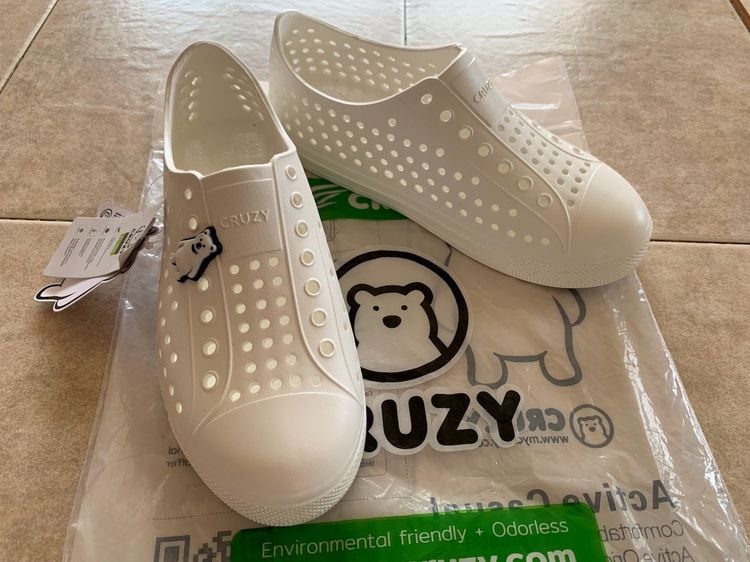 อื่นๆ UK 7.5 | EU 41 1/3 | US 9 Cruzy Slippers Shoes Sandals - Unisex Waterproof