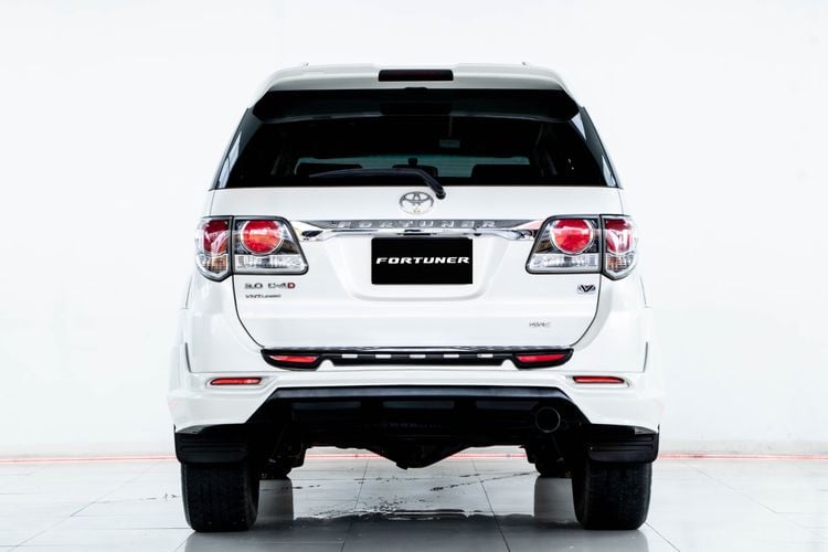 Toyota Fortuner 2016 3.0 V Utility-car ดีเซล ไม่ติดแก๊ส เกียร์อัตโนมัติ ขาว รูปที่ 4
