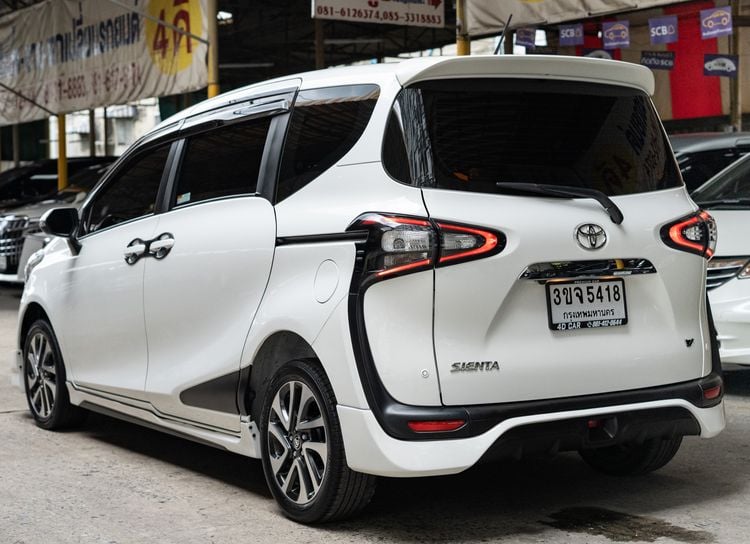 Toyota Sienta 2018 1.5 V Utility-car เบนซิน ไม่ติดแก๊ส เกียร์อัตโนมัติ ขาว รูปที่ 3
