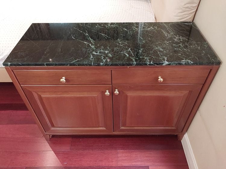 โต๊ะตู้ไม้ ทอปหินอ่อน ขนาด 110 cm x 49 cm x 79.5 cm Wooden Table Cabinet With Black Vermont Verde Marble Top