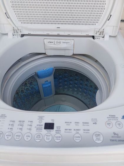 เครื่องซักผ้าเปิดบนโตชิบา9กิโลอัตโนมัติพร้อมใช้งานใช้งานได้ปกติล้างถังเรียบร้อย