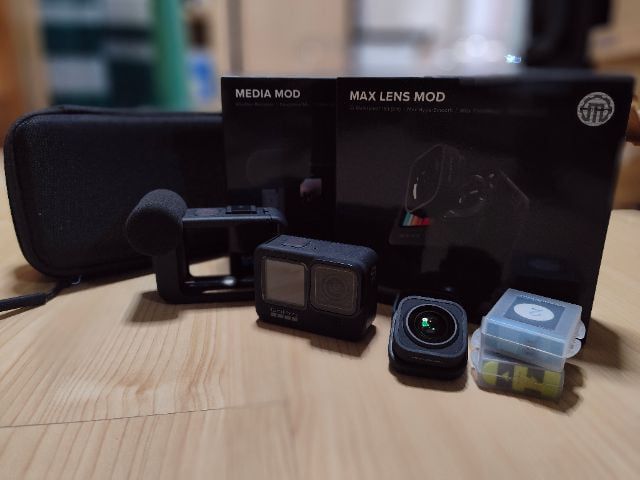 GoPro 9 Black พร้อมอุปกรณ์ประกอบ 9,500 บาท