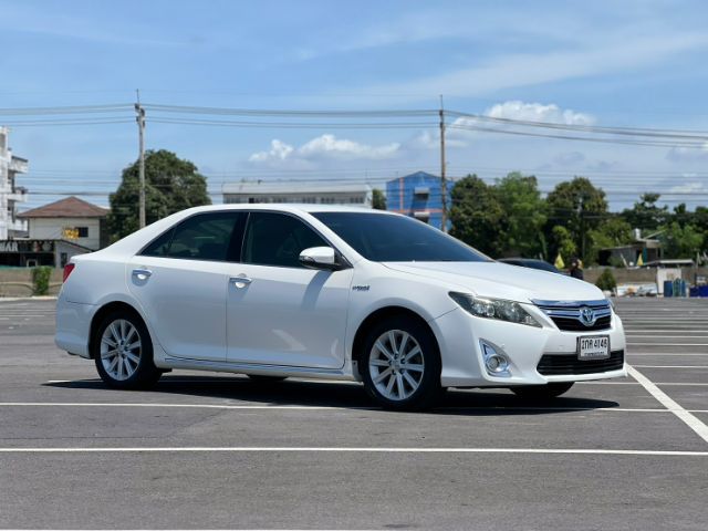 Toyota Camry 2013 2.5 Hybrid Premium Sedan ไฮบริด ไม่ติดแก๊ส เกียร์อัตโนมัติ ขาว รูปที่ 2