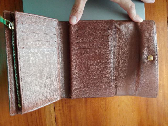 กระเป๋าสตางค์ Louis Vuitton แท้โมโนแกรม 3 พับ เจ้าของขายเอง  รูปที่ 6