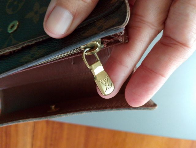 กระเป๋าสตางค์ Louis Vuitton แท้โมโนแกรม 3 พับ เจ้าของขายเอง  รูปที่ 14