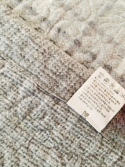 ผ้าห่ม (แบบบาง) ขนาด 4.5-5ฟุต เอิร์ธโทนสีเทาลายตารางกราฟฟิก (สภาพใหม่) มือสองสภาพดี สินค้าญี่ปุ่น-เกาหลีแท้ รูปที่ 8