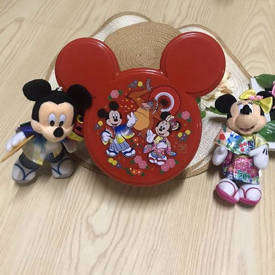 Tokyo Disney resort กล่องใส่คุกกี้ Mickey Minnie 2 ชั้น  250.- รวมส่ง 