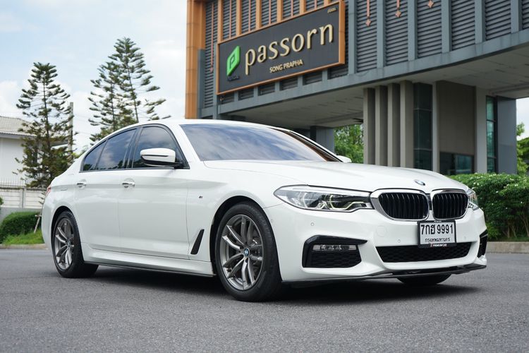 BMW Series 5 2019 520d Sedan ดีเซล เกียร์อัตโนมัติ ขาว