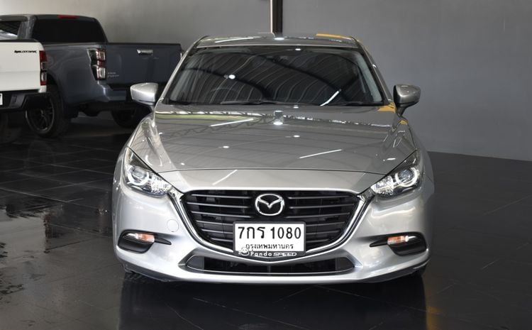 Mazda Mazda3 2018 2.0 E Sedan เบนซิน ไม่ติดแก๊ส เกียร์อัตโนมัติ บรอนซ์เงิน รูปที่ 2