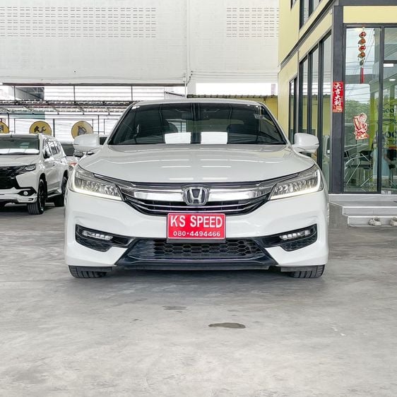Honda Accord 2018 2.4 EL i-VTEC Sedan เบนซิน ไม่ติดแก๊ส เกียร์อัตโนมัติ ขาว รูปที่ 2