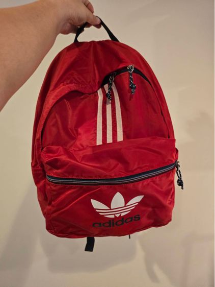 กระเป๋าเป้ Adidas สีแดง