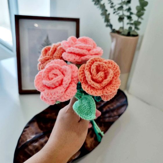 Crochet ดอกกุหลาบไหมพรม ช่อดอกกุหลาบ งานฝีมือ รูปที่ 5