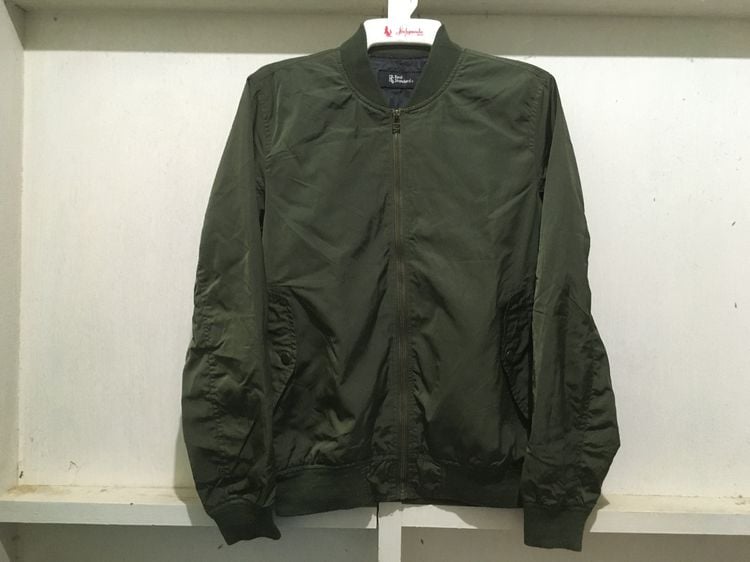 เสื้อแจ็คเก็ต ผ้าร่ม (Bomber Jacket) แบรนด์ Real Standard สีเขียวทหาร