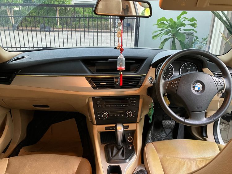 BMW X1 2014 2.0 sDrive18i xLine Utility-car เบนซิน ไม่ติดแก๊ส เกียร์อัตโนมัติ ขาว รูปที่ 3