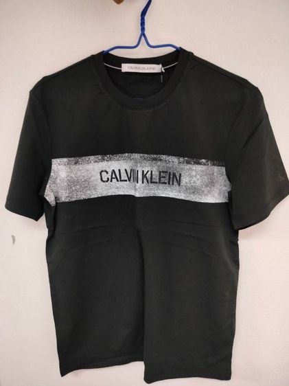 เสื้อยืดสีดำ Calvin Klein