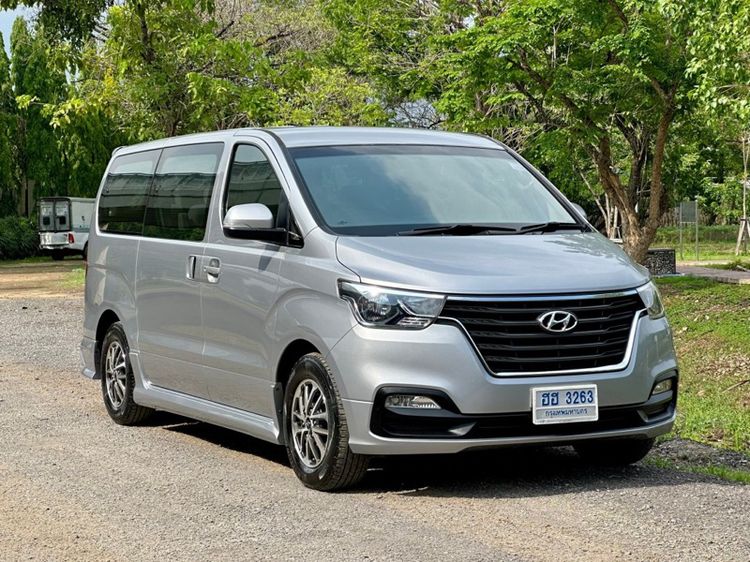 Hyundai H-1  2019 2.5 Maesto Touring Van ดีเซล ไม่ติดแก๊ส เกียร์อัตโนมัติ เทา