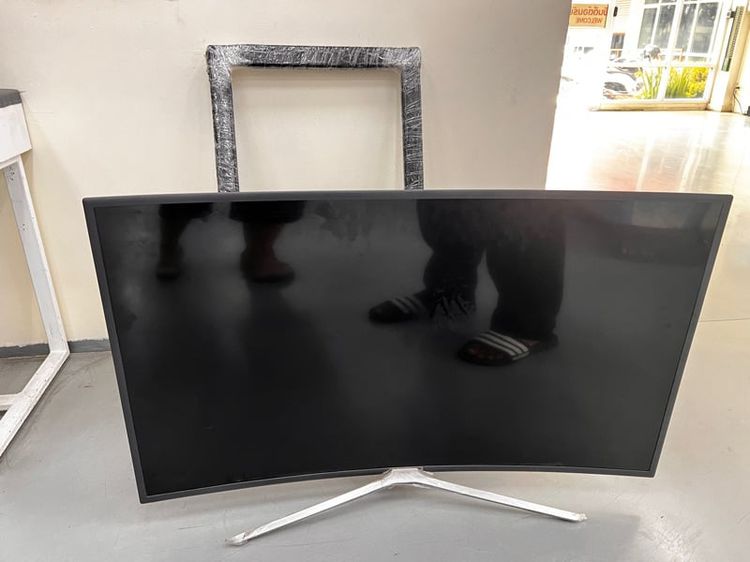 อื่นๆ ลำโพงขนาดใหญ่ ทีวี  Samsung 49นิ้วเปิดไม่ติด จอใช้ได้ ไม่มีสายไฟต่อทีวี ไม่มีรีโมท