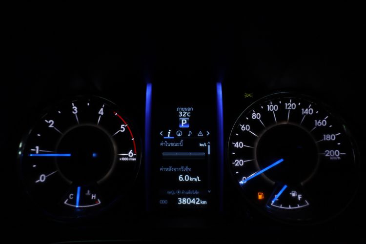 Toyota Fortuner 2019 2.4 V 4WD Utility-car ดีเซล ไม่ติดแก๊ส เกียร์อัตโนมัติ ดำ รูปที่ 4