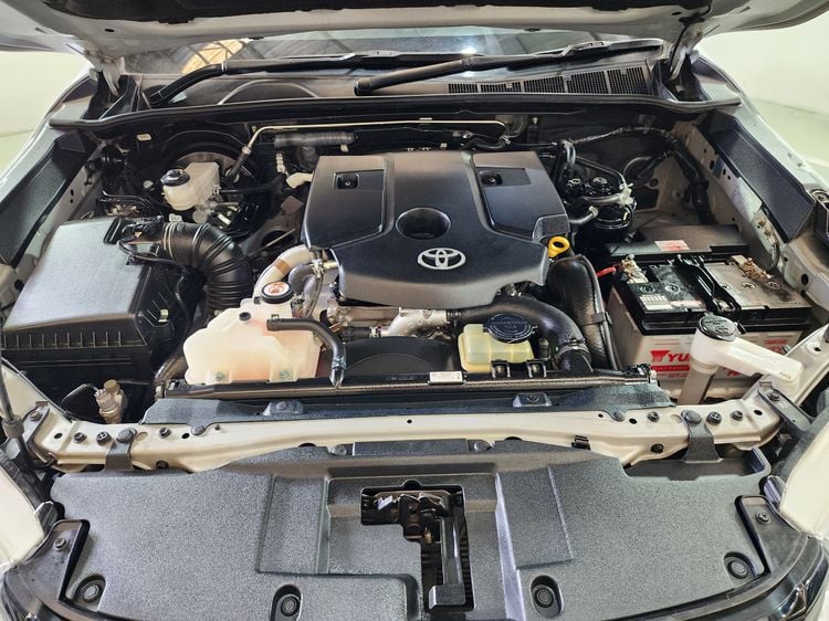 Toyota Hilux Revo 2018 2.4 E Pickup ดีเซล ไม่ติดแก๊ส เกียร์ธรรมดา บรอนซ์เงิน รูปที่ 3