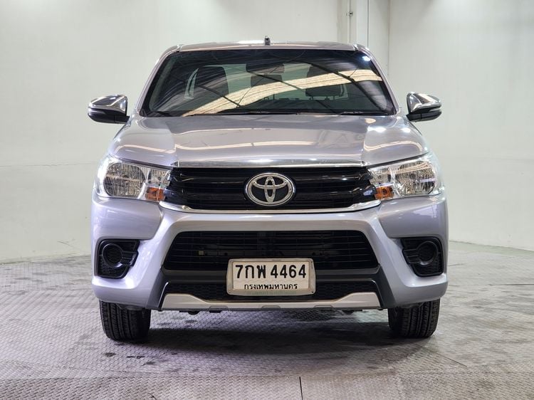 Toyota Hilux Revo 2018 2.4 E Pickup ดีเซล ไม่ติดแก๊ส เกียร์ธรรมดา บรอนซ์เงิน รูปที่ 2