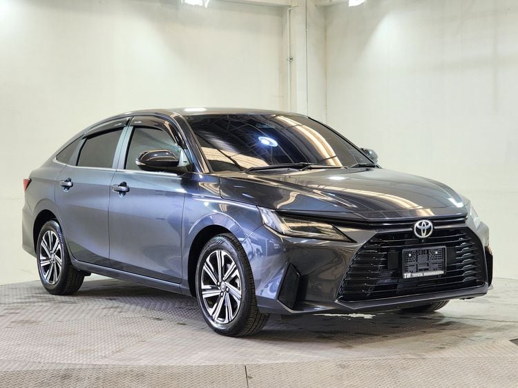 Toyota Yaris ATIV 2023 1.2 Premium Sedan เบนซิน เกียร์อัตโนมัติ บรอนซ์เงิน