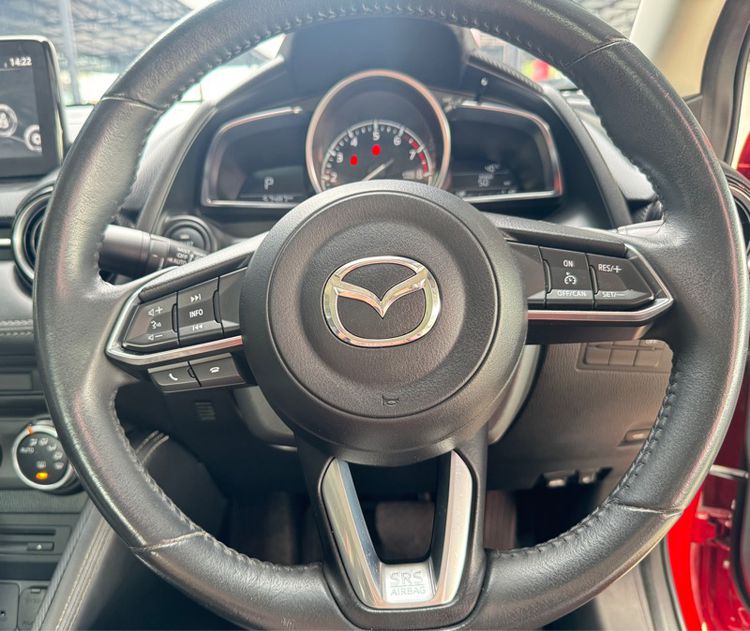 Mazda Mazda 2 2020 1.3 High Connect Sedan เบนซิน ไม่ติดแก๊ส เกียร์อัตโนมัติ แดง รูปที่ 3