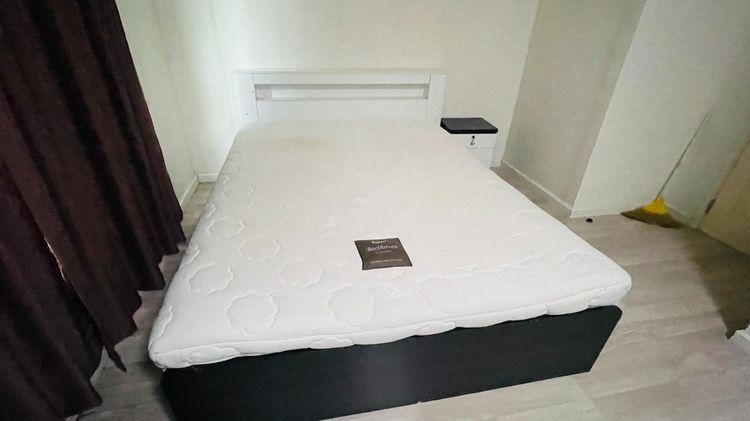 เตียงนอนไม้สีขาว พร้อมที่นอน 5 ฟุต