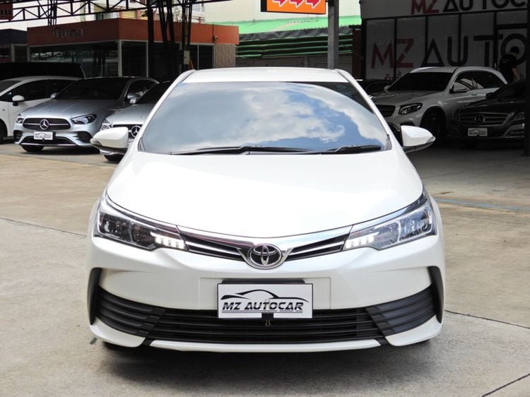 Toyota Altis 2018 1.8 E Sedan เบนซิน ไม่ติดแก๊ส เกียร์อัตโนมัติ ขาว รูปที่ 1