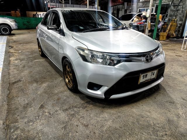 Toyota Vios 2015 1.5 E Ivory เบนซิน