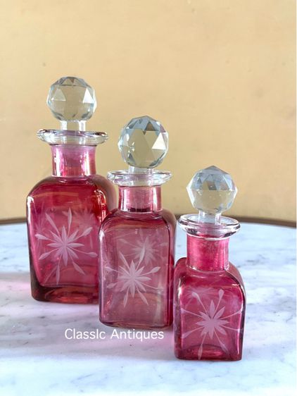 ขวดน้ำหอม แก้วเจียลาย สะสมA1 รูปที่ 2