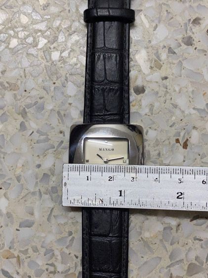 นาฬิกายี่ห้อ MANGO  ควอทซ์ ของแท้มือสอง สแตนเลส  สายหนังเปลี่ยนใหม่  750฿ รูปที่ 8