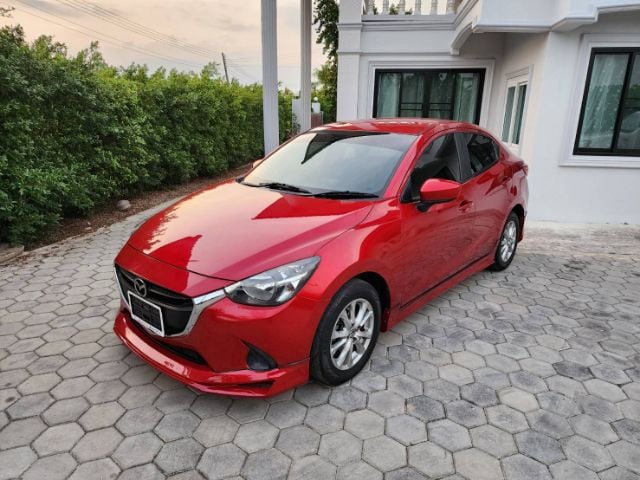 Mazda Mazda 2 2015 1.5 Skyactiv-D Sedan ดีเซล ไม่ติดแก๊ส เกียร์อัตโนมัติ แดง รูปที่ 1