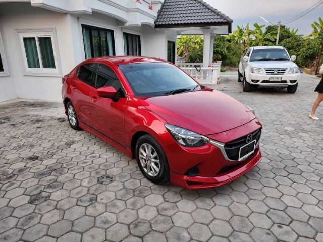 Mazda Mazda 2 2015 1.5 Skyactiv-D Sedan ดีเซล ไม่ติดแก๊ส เกียร์อัตโนมัติ แดง รูปที่ 4