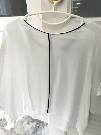 เสื้อเบลาส์ Zaraแท้💯  size S สีขาวทริมน้ำเงิน