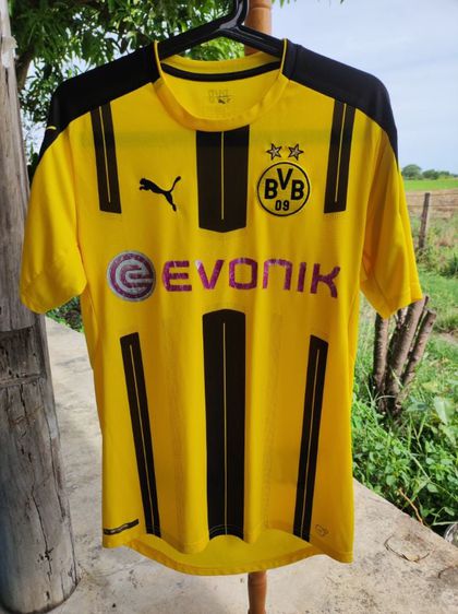 เสื้อบอล ทีม Borussia Dortmund เสื้อเหย้า Puma ปี 2016 พร้อมลายเซ็นนักเตะ สภาพดี