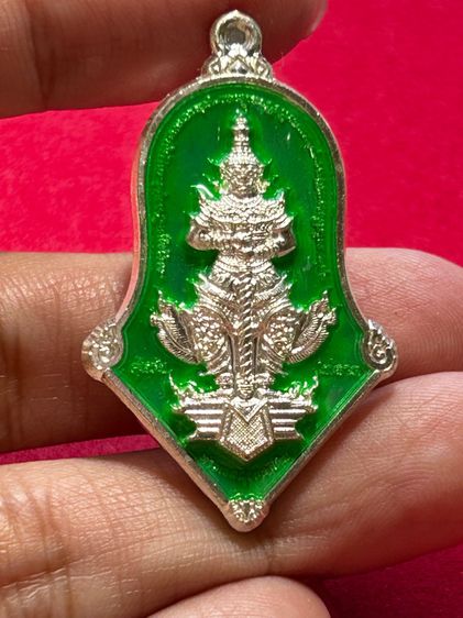 เหรียญท้าวเวสสุวรรณ รุ่นคุ้มภัยให้ลาภ ที่ระลึกอุปถัมภ์งานประกวดพระเครื่อง หลวงพ่ออิฏฐ์ วัดจุฬามณี สมุทรสงคราม เนื้อชนวนลงยาสีเขียว ปี 2563  รูปที่ 3