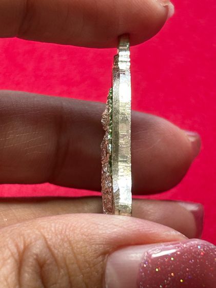 เหรียญท้าวเวสสุวรรณ รุ่นคุ้มภัยให้ลาภ ที่ระลึกอุปถัมภ์งานประกวดพระเครื่อง หลวงพ่ออิฏฐ์ วัดจุฬามณี สมุทรสงคราม เนื้อชนวนลงยาสีเขียว ปี 2563  รูปที่ 5