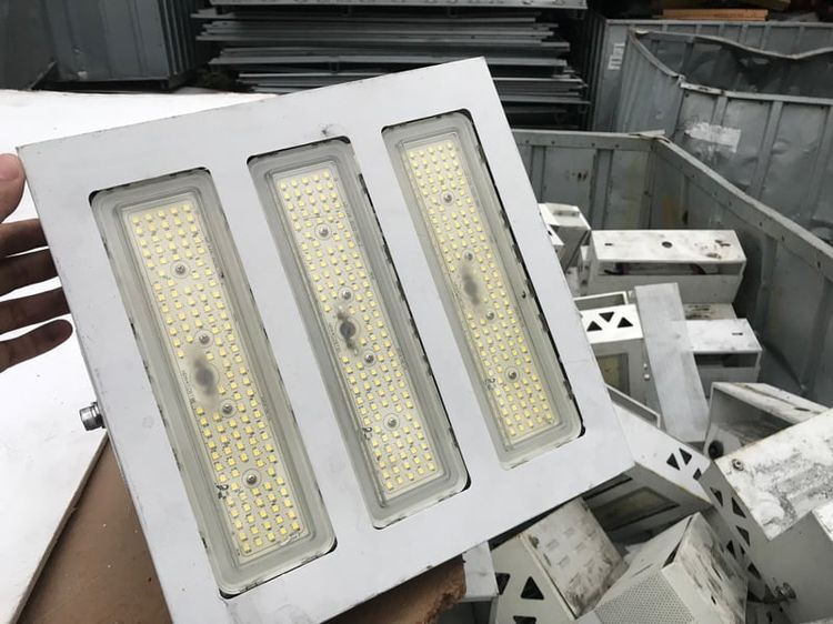 โคมไฟ LED 150W Philips มือสองพร้อมใช้งาน ไฟเพดานสูง ไฮเบย์ ไฟปั๊มน้ำมัน
